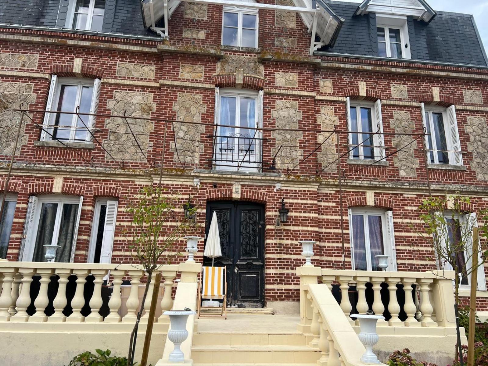 Вилла Le Manoir De La Baronnie Norrey-en-Auge Экстерьер фото
